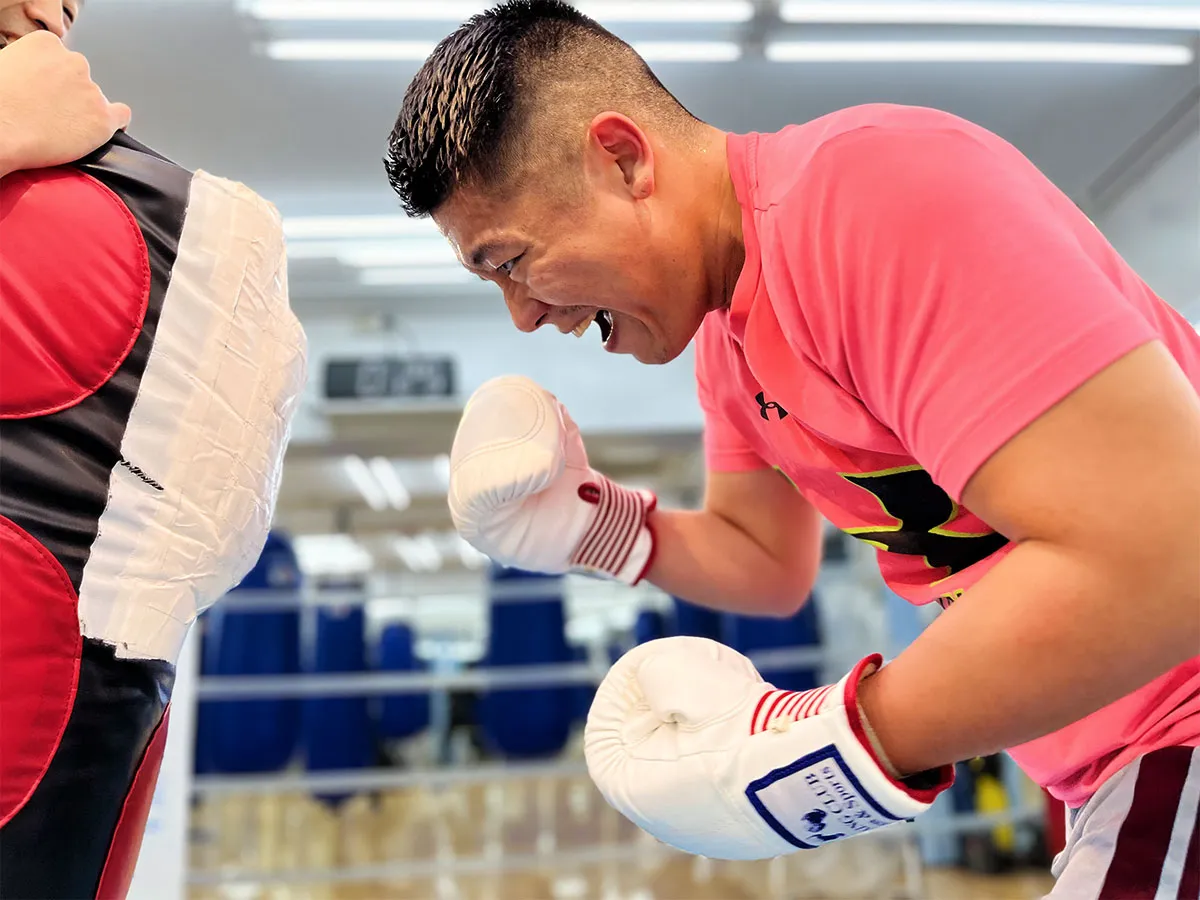 より本格的なボクシング技術の練習に取り組む会員
